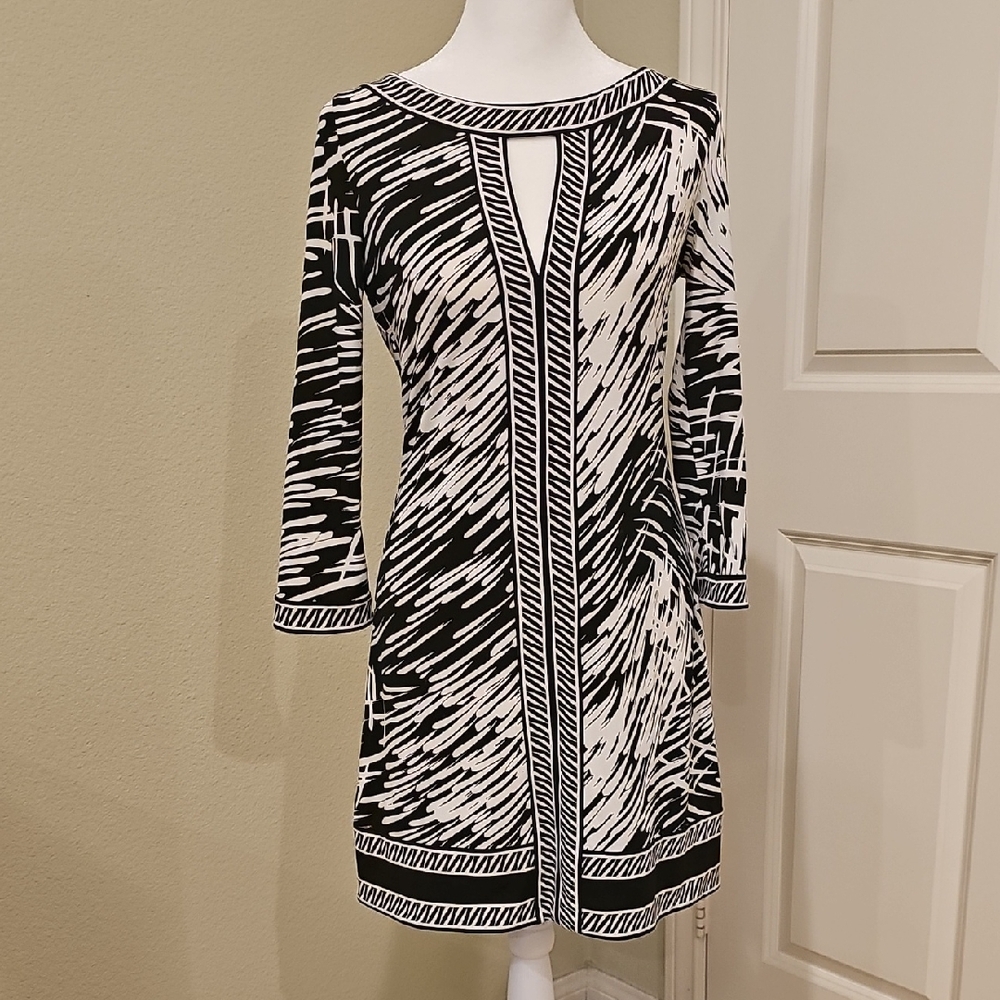 BCBGMaxAzria Black and White Patterned Long Sleeve Dress